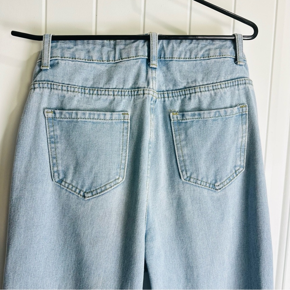 Boutique Hippie Floral Embroidered Distressed barrel Jeans size 4 - Picture 5 of 7